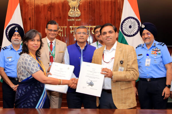रक्षा मंत्रालय ने MI-17 V5 helicopters के लिए इलेक्ट्रॉनिक वारफेयर सूट और एयरक्राफ्ट मॉडिफिकेशन किट के लिए बीईएल के साथ समझौता किया Mi-17 V5 helicopters