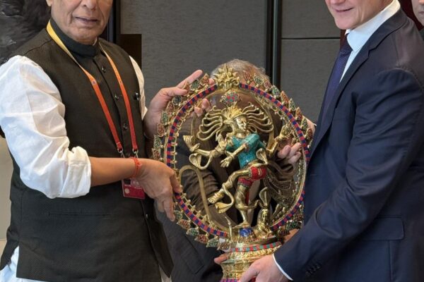Raksha Mantri meets Russian Defence Minister