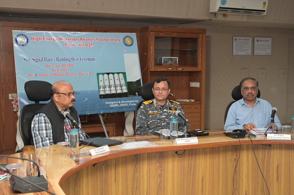 DRDO-HEMRL ने भारतीय नौसेना की पनडुब्बियों के लिए विकसित किया “Signal Star Naval Flare”, आत्मनिर्भरता की ओर बड़ा कदम