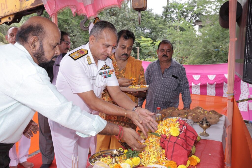 Indian Navy Launches 11th Ammunition-Cum-Torpedo-Cum-Missile Barge LSAM 25 (Yard 135)