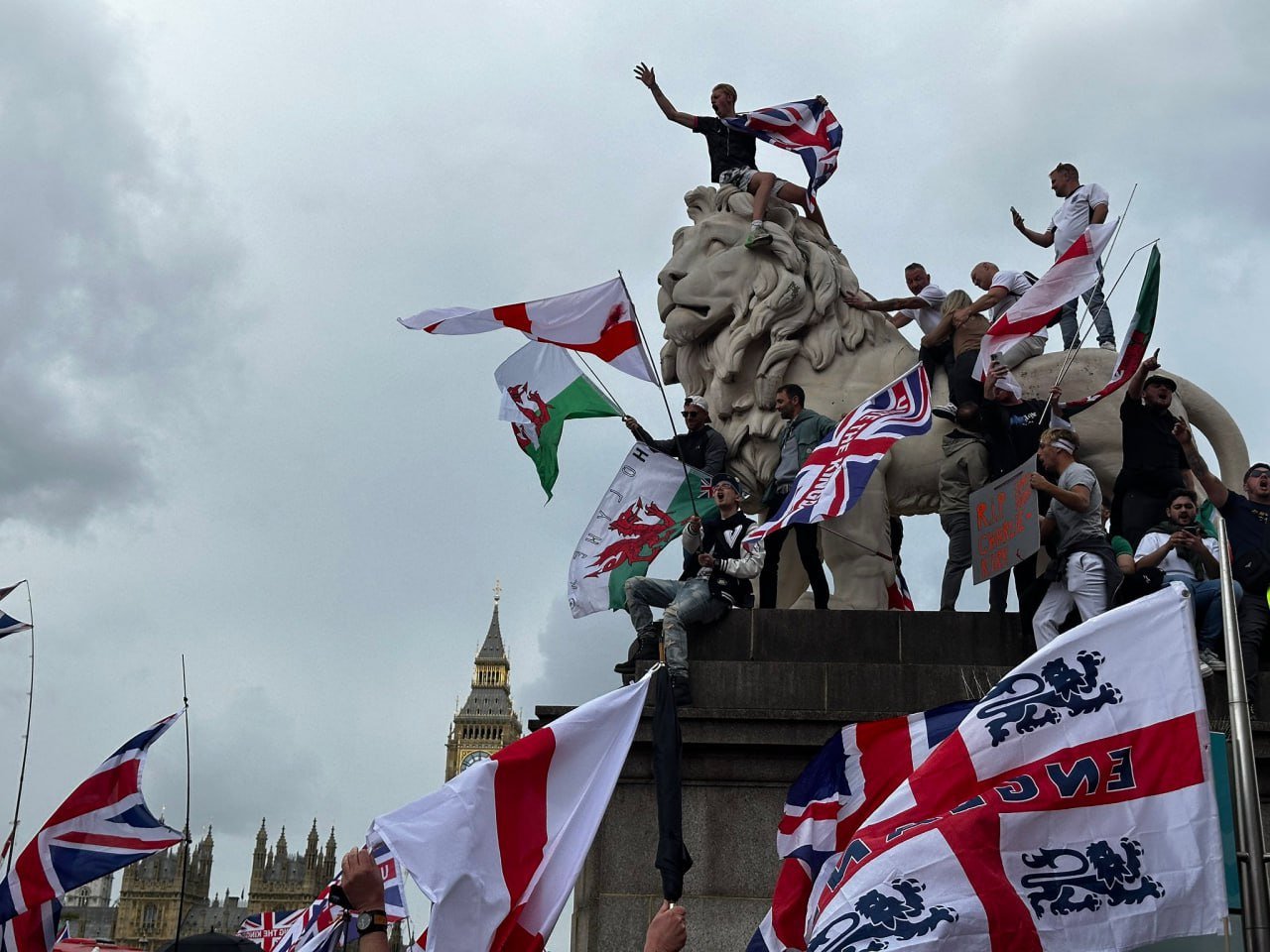 London Anti-Immigration Rally: Over 100,000 Protesters Clash with Police as Migration Debate Intensifies
