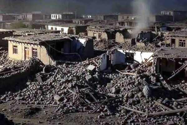 अफगानिस्तान में 6.0 तीव्रता का भीषण भूकंप: 800 मौतें, हजारों घायल और गांव मलबे में तब्दील