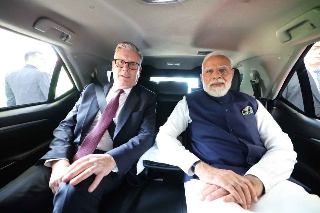 भारत–ब्रिटेन संबंधों में नया युग: पीएम मोदी और पीएम कीर स्टारमर की ऐतिहासिक बैठक में रक्षा, प्रौद्योगिकी और व्यापार पर बड़े समझौते