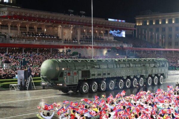 उत्तर कोरिया ने पेश किया अपनी अब तक की सबसे ताकतवर मिसाइल – Hwasong-20 ICBM