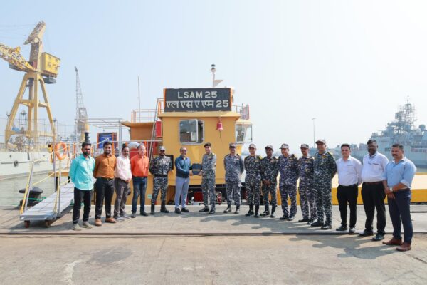 भारतीय नौसेना को मिली 11वां गोला-बारूद, टॉरपीडो और मिसाइल बार्ज LSAM 25, नौसेना बेड़े में शामिल भारतीय नौसेना को मिला 11वां ACTCM बार्ज LSAM 25 | Make in India की नई मिसाल