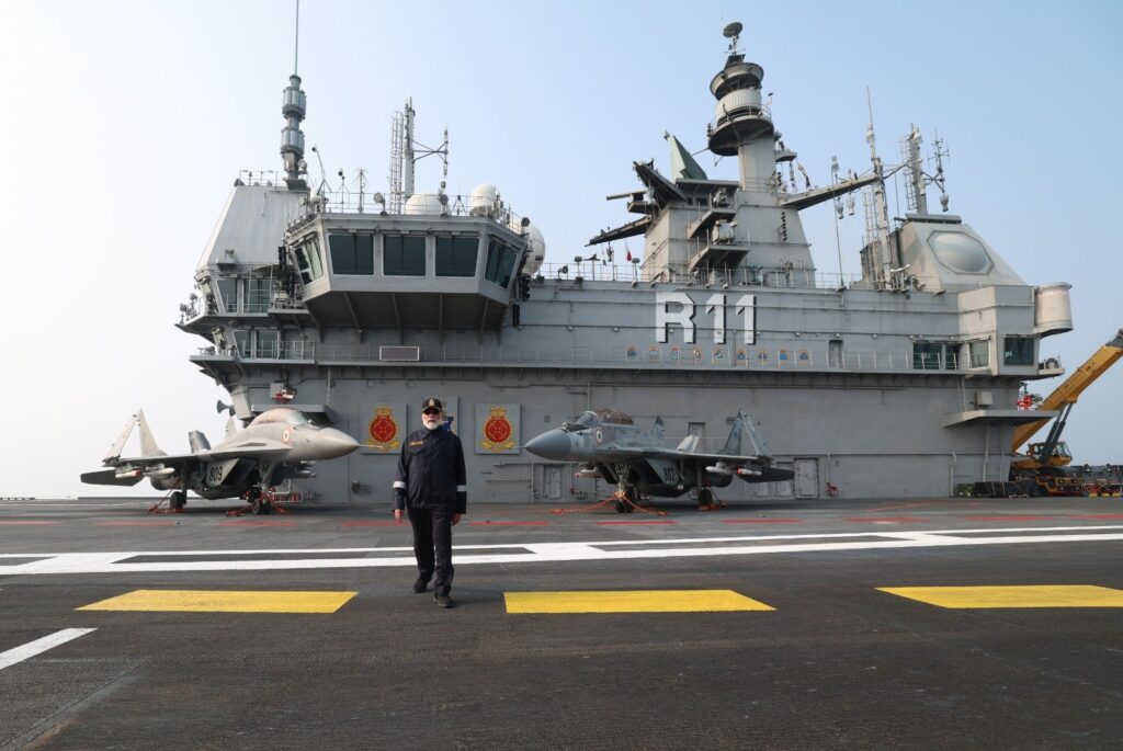 INS Vikrant पर दिवाली – प्रधानमंत्री मोदी ने कहा, “यह युद्धपोत नहीं, भारत की आत्मनिर्भरता का प्रतीक है”