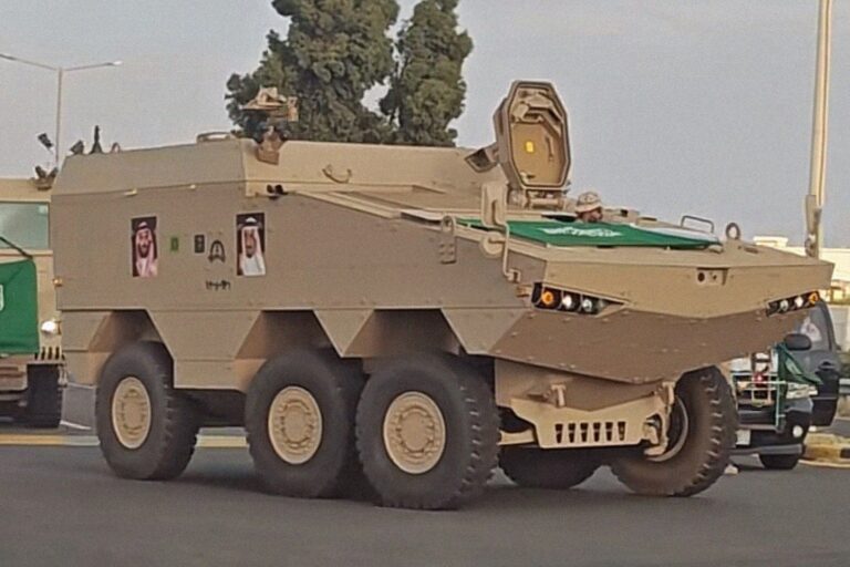 Tigon R180 सऊदी अरब में दिखा South Korea के Hanwha Aerospace का TIGON बख्तरबंद ...