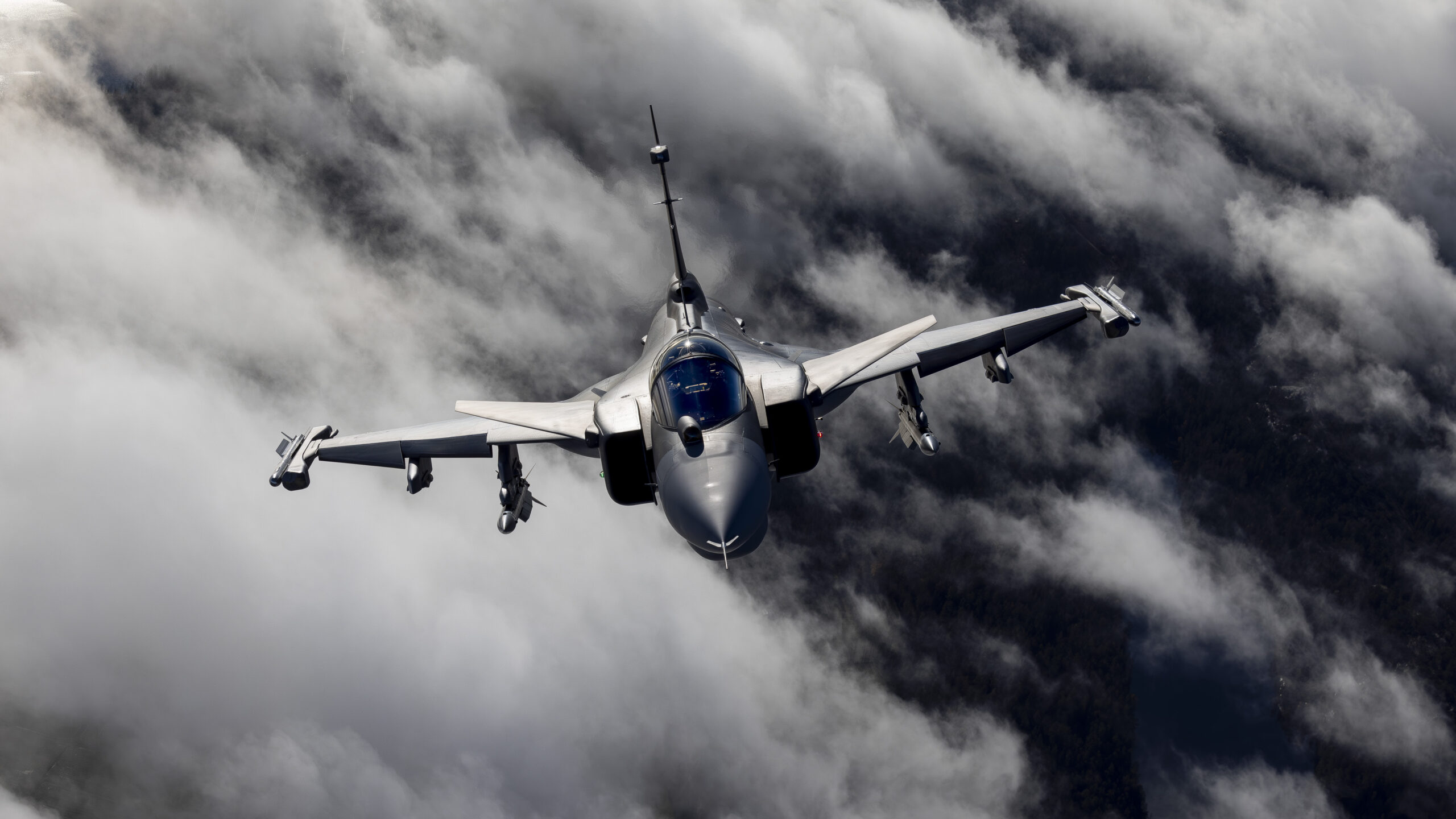 Colombia ने Saab से 17 Gripen E/F फाइटर जेट्स के लिए €3.1 बिलियन का समझौता किया — ऐतिहासिक रक्षा सौदा