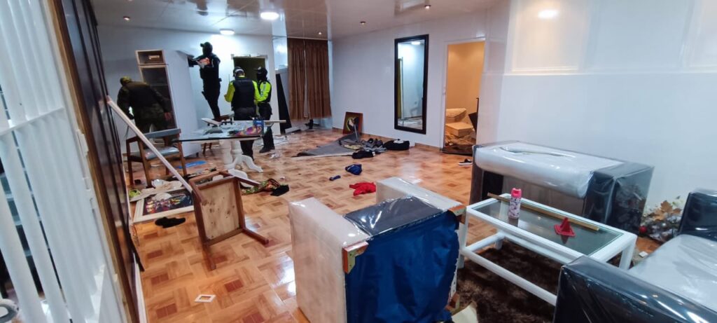 इक्वाडोर की जेल में दंगा: 31 कैदियों की मौत, गैंग संघर्ष ने ली भयावह रूप