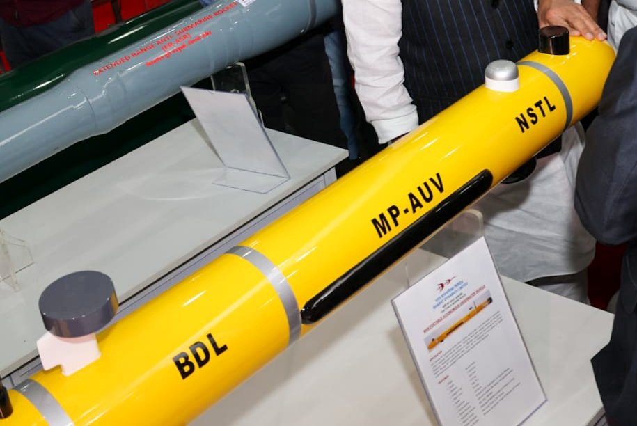 DRDO की बड़ी सफलता: बारूदी सुरंग पहचानने वाला नई पीढ़ी का मानव-पोर्टेबल Autonomous Underwater Vehicle तैयार!