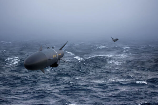 SIPRI रिपोर्ट 2025: दुनिया की टॉप 100 हथियार कंपनियों की कमाई 679 अरब डॉलर, जानिए कौन बना सबसे बड़ा खिलाड़ी