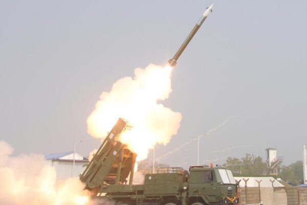 DRDO ने Pinaka Long Range Guided Rocket का सफल परीक्षण किया, 120 किमी रेंज से बढ़ी भारतीय सेना की मारक क्षमता