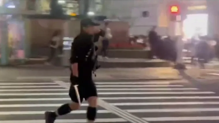 ताइवान में चाकू हमला और स्मोक बम से दहशत, कई लोगों की मौत, हमलावर भी मारा गया