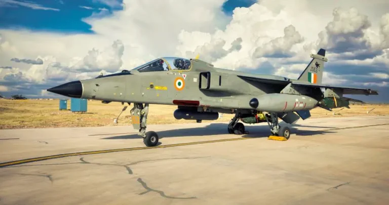 ओमान के रिटायर्ड Jaguar जेट्स — जिन्हें भारत ने स्पेयर-पार्ट्स के लिए लिया, ताकि IAF का बेड़ा मजबूत और ऑपरेशनल बना रहे