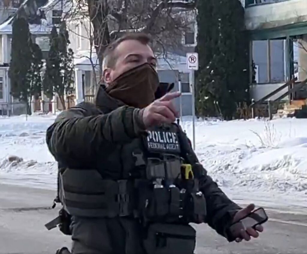 मिनियापोलिस में ICE एजेंट ने महिला को मारी गोली, मौत के बाद भड़का विरोध | US Immigration Shooting