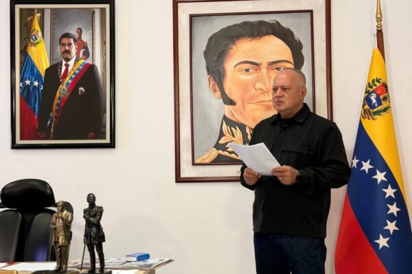 अमेरिकी हमले में 100 लोगों की मौत का दावा, वेनेज़ुएला के गृह मंत्री का बड़ा बयान