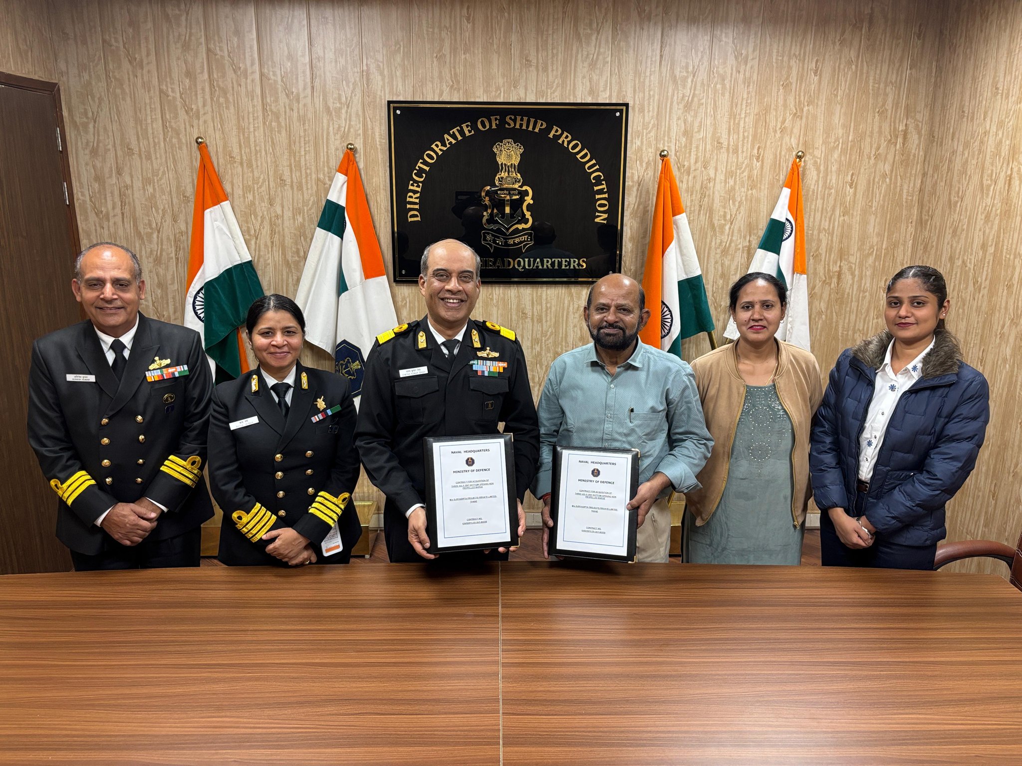 भारतीय नौसेना ने MSME शिपयार्ड से 3 स्वदेशी बार्ज़ के लिए किया अनुबंध, आत्मनिर्भर भारत को मिला बड़ा बल