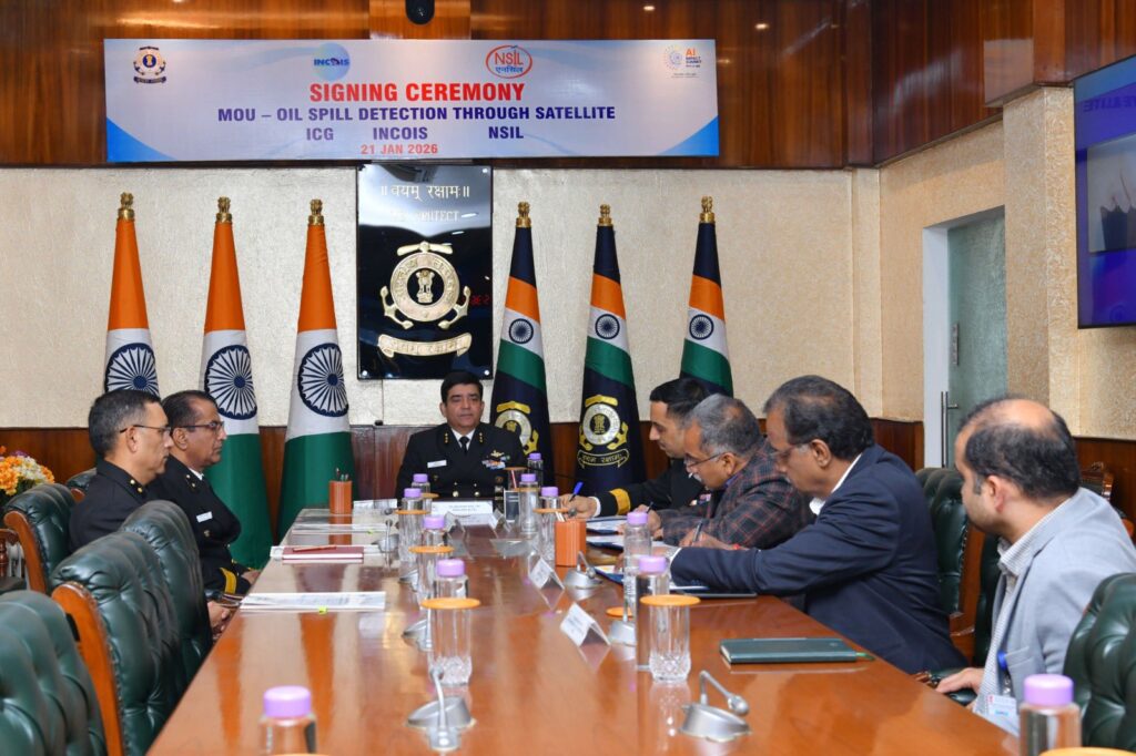 सैटेलाइट से समुद्र की निगरानी: भारतीय तटरक्षक बल को मिली ऑयल स्पिल पर रियल-टाइम नज़र की ताकत