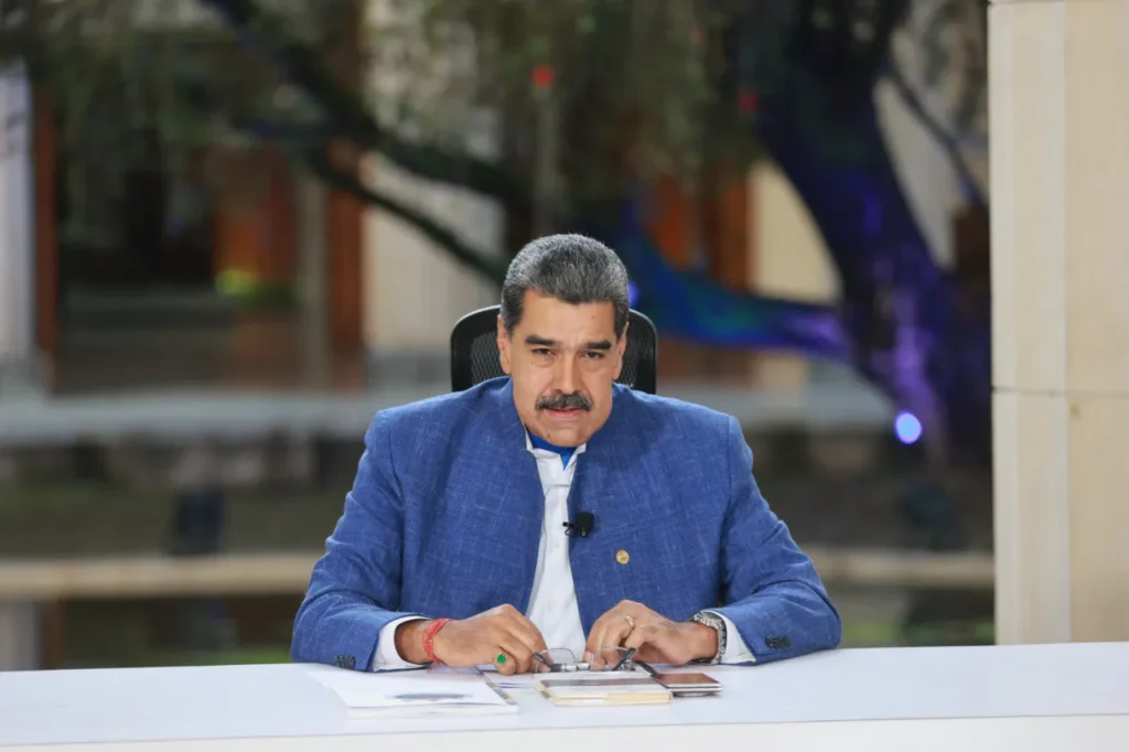 वेनेज़ुएला पर अमेरिकी सैन्य कार्रवाई, राष्ट्रपति मादुरो हिरासत में लेने की बात