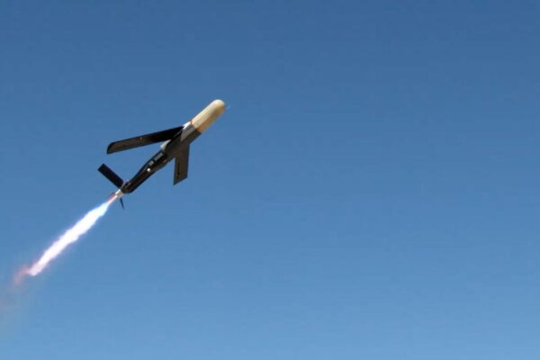 Raytheon की नॉन-काइनेटिक COYOTE ड्रोन ने कई ड्रोन स्वार्म को किया निष्क्रिय, नई एंटी-ड्रोन क्षमता का प्रदर्शन, नई एंटी-ड्रोन क्षमता का प्रदर्शन