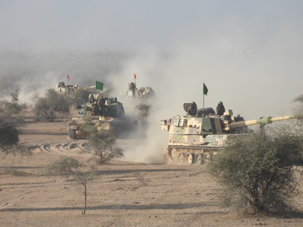 Exercise VAJRA GHAAT: K-9 Vajra ने Pokhran में दिखाया रेगिस्तान में घातक युद्ध कौशल