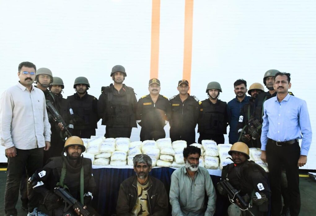 तटीय सुरक्षा पर बड़ा वार: India Coast Guard और ATS Gujarat ने समुद्र में जब्त की 203 KG नशीली खेप