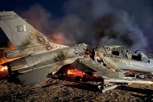 पाकिस्तान–अफगानिस्तान युद्ध क्यों भड़का? सीमा तनाव से ‘ओपन वॉर’ तक की पूरी कहानी