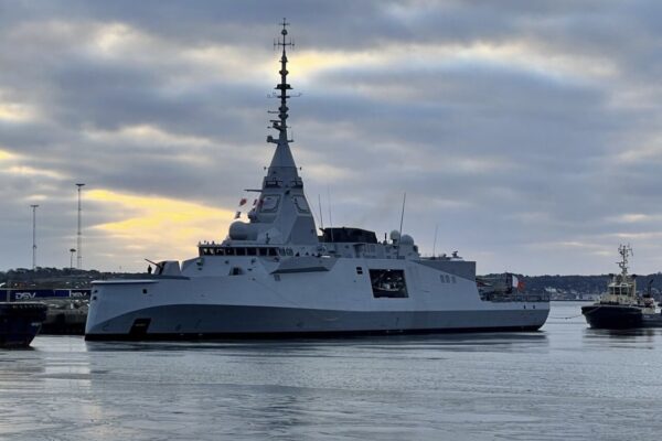 फ्रांस ने स्वीडन को दिखाया नया फ्रिगेट युद्धपोत, 5 अरब डॉलर की नौसैनिक डील पर नज़र