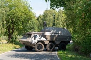 Rheinmetall ने पेश किया Fuchs Tank Destroyer, जिसमें 24 AGM-179 JAGM मिसाइलें लगी हैं। टैंकों के खिलाफ नया घातक हथियार।