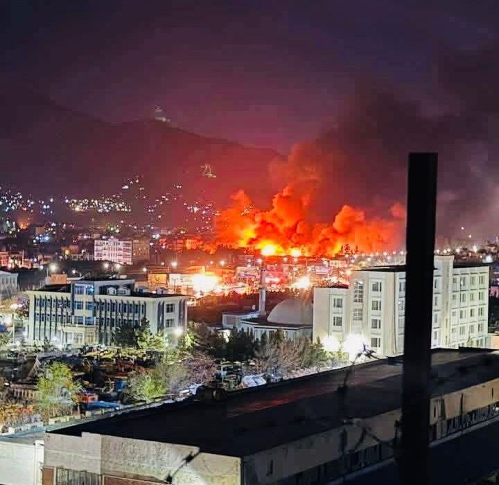 काबुल में पाकिस्तान की एयरस्ट्राइक: तालिबान का दावा 400 से अधिक मौतों का, अंतरराष्ट्रीय चिंता बढ़ी