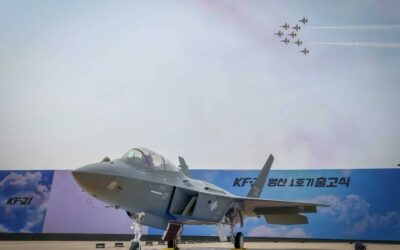 दक्षिण कोरिया ने KF-21 Boramae का पहला प्रोडक्शन फाइटर जेट रोलआउट किया