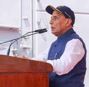 आईएनएस तारागिरी का जलवा: भारतीय नौसेना में शामिल हुआ स्वदेशी स्टील्थ फ्रिगेट