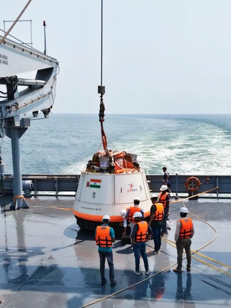 गगनयान मिशन में बड़ी सफलता: ISRO ने दूसरा एयर-ड्रॉप टेस्ट किया सफल, सुरक्षित लैंडिंग सिस्टम हुआ साबित