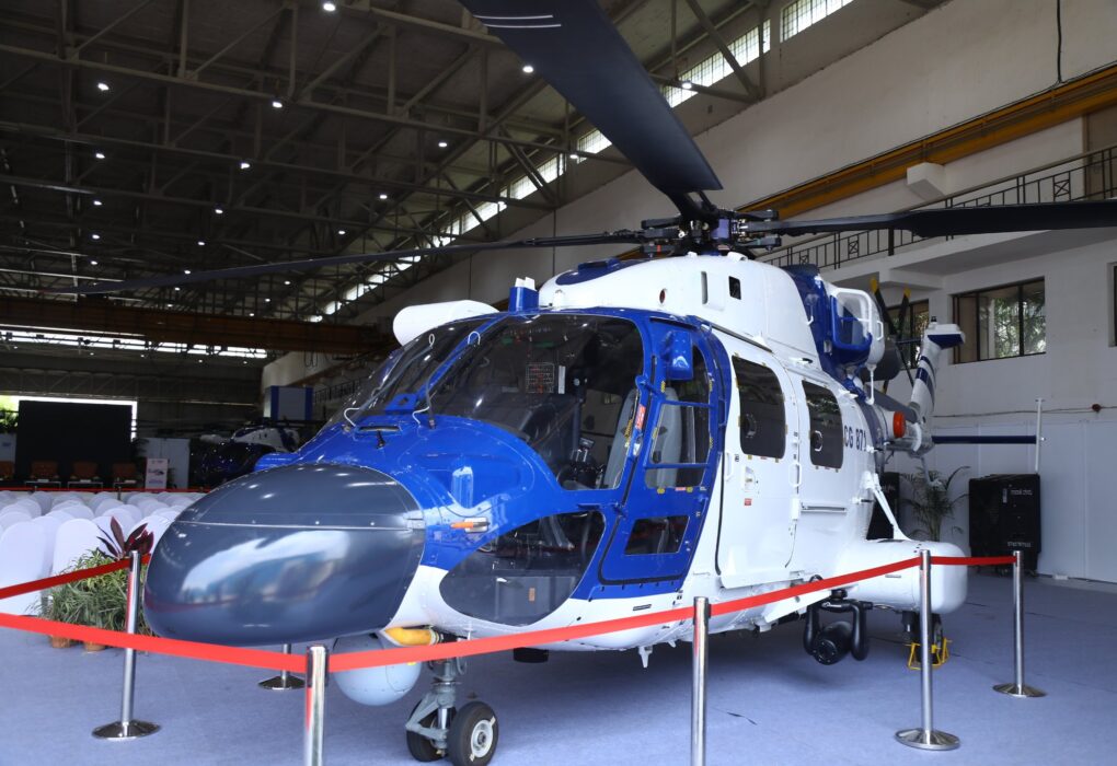 HAL ने भारतीय तटरक्षक बल को सौंपे ALH Mk-III हेलीकॉप्टर, समुद्री सुरक्षा को मिला बड़ा बूस्ट