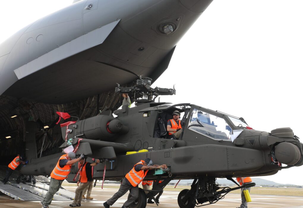 ऑस्ट्रेलिया की सैन्य ताकत बढ़ी, मिले दो और AH-64E Apache अटैक हेलीकॉप्टर