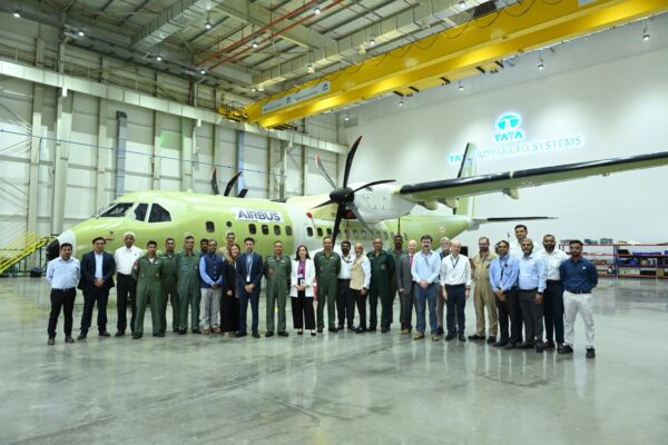 भारत में बन रहा पहला C-295 अब पहली उड़ान को तैयार, वडोदरा प्लांट पहुंचे वायुसेना के वरिष्ठ अधिकारी