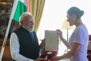 स्वीडन का सर्वोच्च सम्मान पीएम Narendra Modi को, दुनिया में बढ़ा भारत का कद