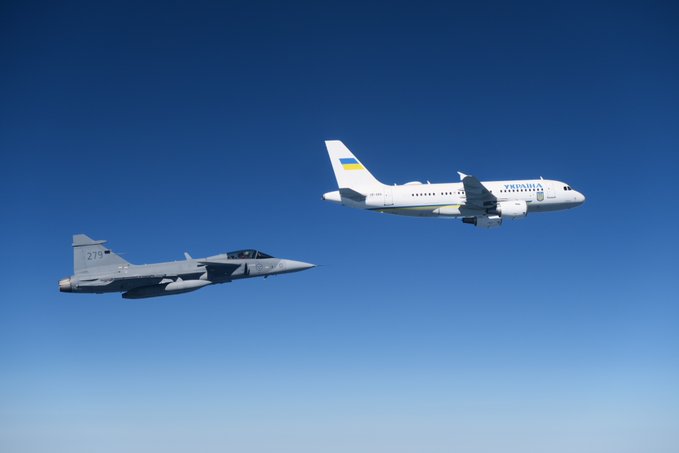 वोलोडिमिर जेलेंस्की बोले- स्वीडन देगा Gripen फाइटर जेट, यूक्रेन को मिला 2.7 अरब डॉलर का रक्षा पैकेज