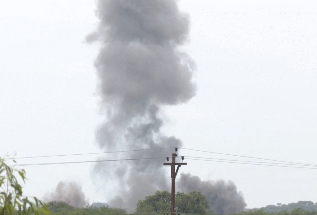DRDO ने हाई-कैलिबर बम का किया सफल परीक्षण, भारतीय वायुसेना के अधिकारियों की मौजूदगी में रामगढ़ रेंज में हुआ ट्रायल