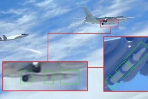 CHINA ने पहली बार H-6N बॉम्बर के साथ JL-1 बैलिस्टिक मिसाइल का सार्वजनिक प्रदर्शन किया