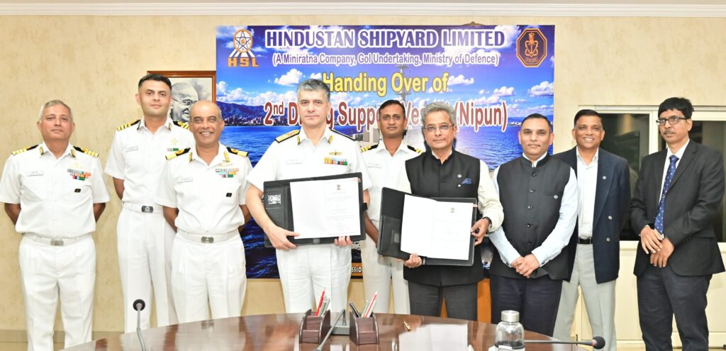 Indian Navy के पांचवें गोताखोरी सहायक जहाज DSC A-24 का जलावतरण, आत्मनिर्भर भारत को मिली नई ताकत