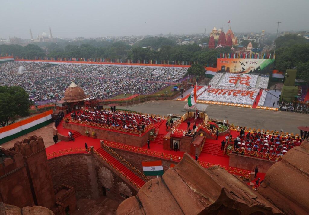 लाल किले से PM Narendra Modi का बड़ा ऐलान: 2047 तक विकसित भारत का लक्ष्य, हाइपरसोनिक डिफेंस टेक्नोलॉजी पर जोर