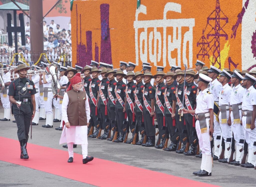 लाल किले से PM Narendra Modi का बड़ा ऐलान: 2047 तक विकसित भारत का लक्ष्य, हाइपरसोनिक डिफेंस टेक्नोलॉजी पर जोर