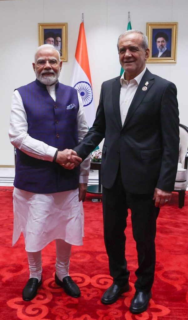 पीएम Narendra Modi ने IRAN के राष्ट्रपति पेजेश्कियन से की मुलाकात, व्यापार बढ़ाने और क्षेत्रीय शांति पर हुई चर्चा
