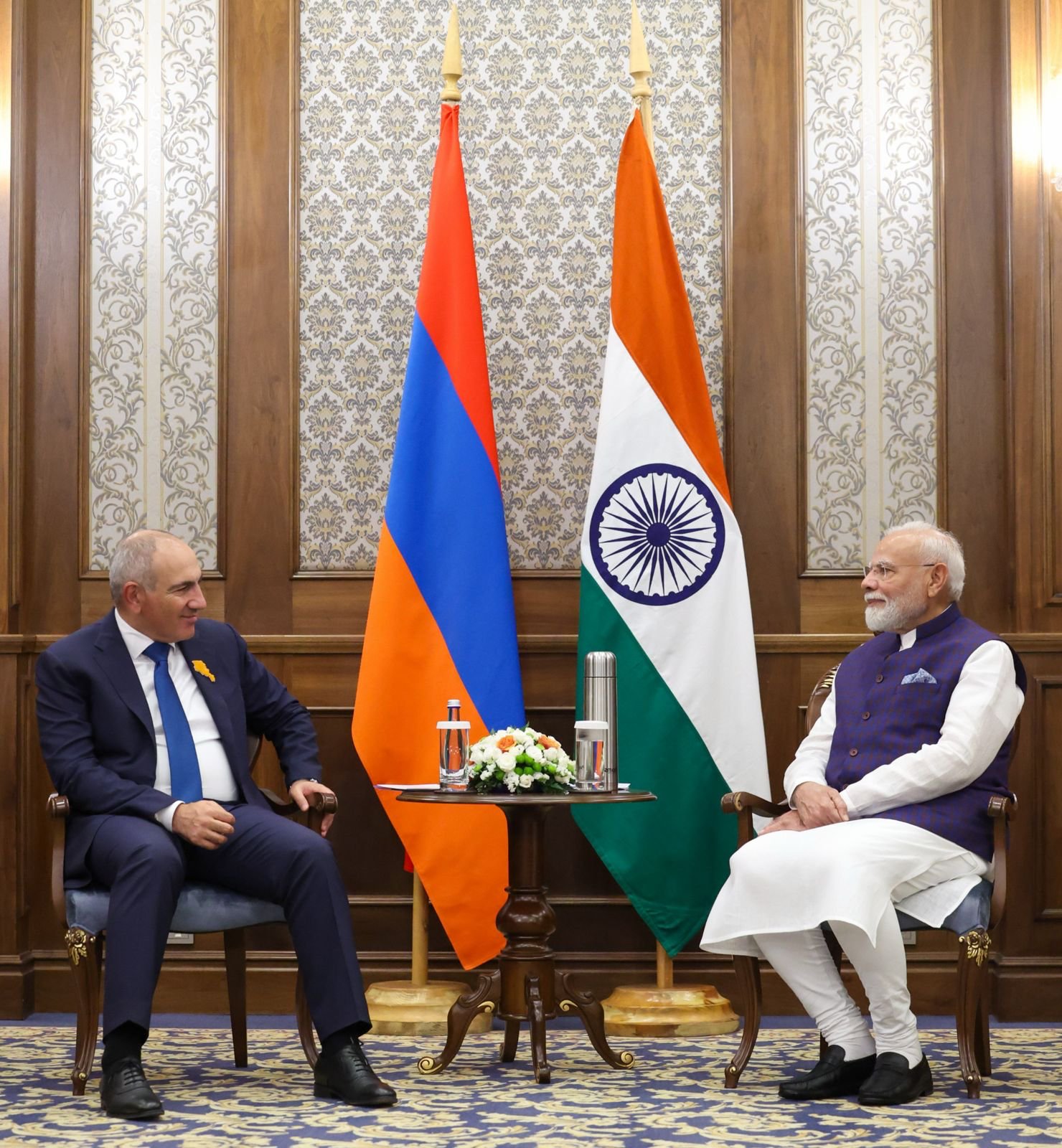 SCO Summit के इतर PM Narendra Modi और Nikol Pashinyan की हुई मुलाकात, रक्षा समेत कई क्षेत्रों में सहयोग बढ़ाने पर दिया जोर