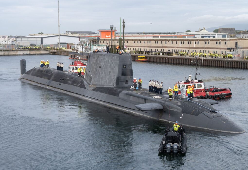 Royal Navy की नई परमाणु पनडुब्बी HMS Agamemnon पहली बार समुद्र में उतरी, Sea Trials शुरू
