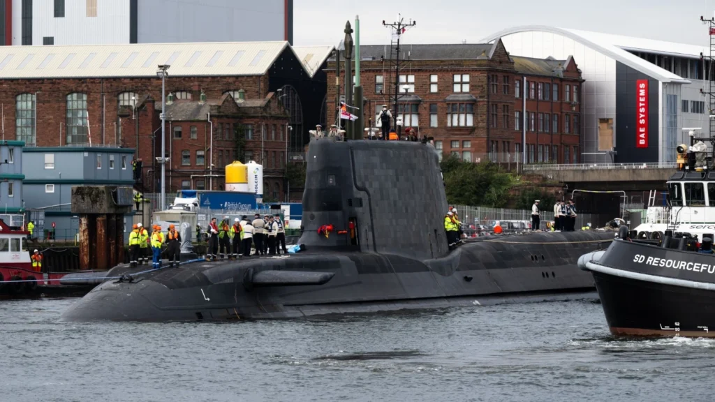 Royal Navy की नई परमाणु पनडुब्बी HMS Agamemnon पहली बार समुद्र में उतरी, Sea Trials शुरू
