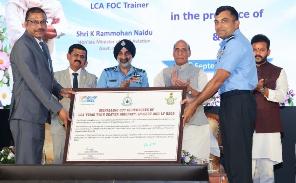 HAL ने IAF को सौंपे तेजस के अंतिम 2 FOC ट्रेनर, HTT-40 और ध्रुव NG की भी डिलीवरी