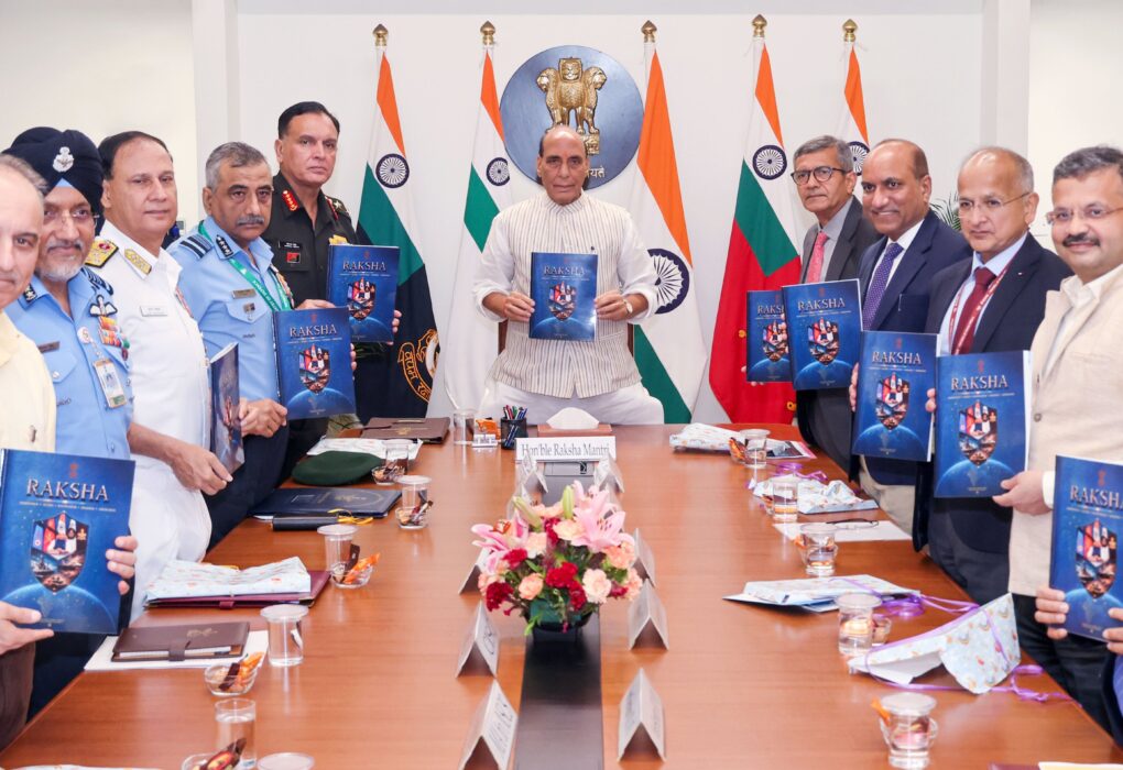 रक्षा कूटनीति पर Rajnath Singh ने ‘रक्षा’ दस्तावेज किया लॉन्च, अगले 10 साल की रणनीति का रोडमैप जारी