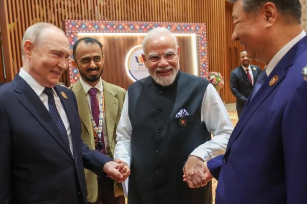 Narendra Modi ने Xi Jinping से कहा- मतभेद विवाद न बनें, सीमा पर शांति से आगे बढ़ेंगे India-China रिश्ते